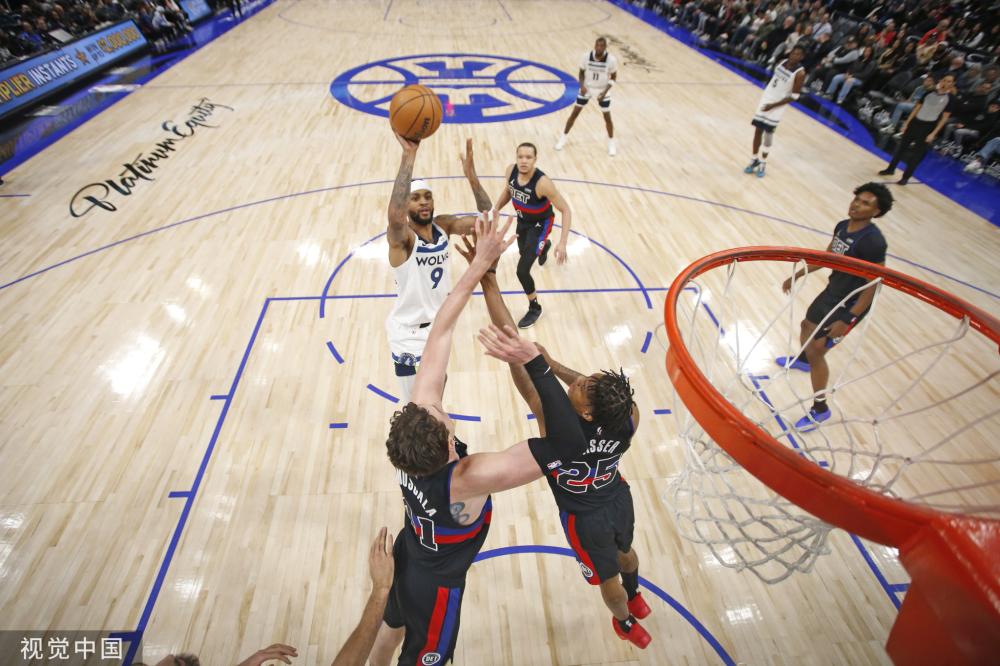 在季后赛中 在季后赛中