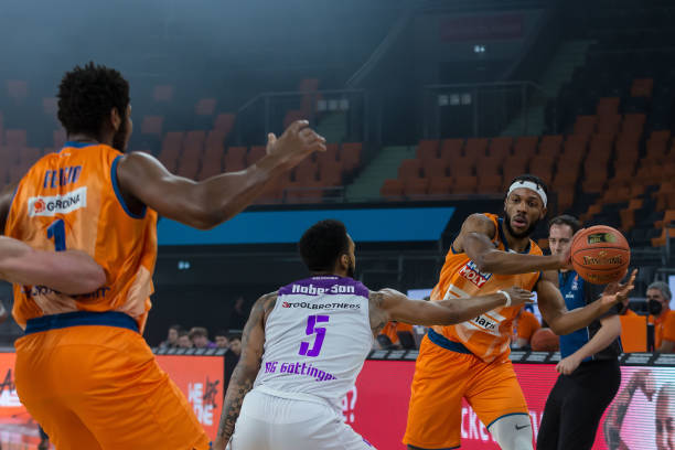 爱德华兹 爱德华兹