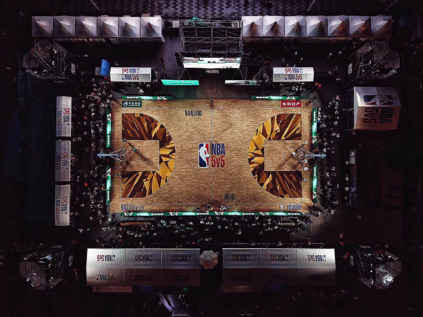 场地及设备 场地及设备